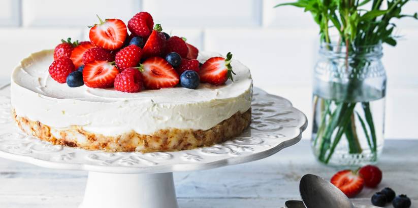 EASY SQUEEZY CHEESECAKE WITH COCONUT AND LEMON